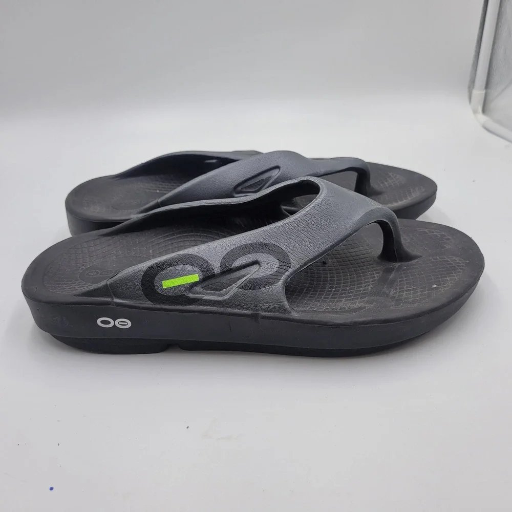 OOFOS OOriginal Sport Sandal Black Graphite Recovery Flip Flop Mens 8 Womens‎ 10